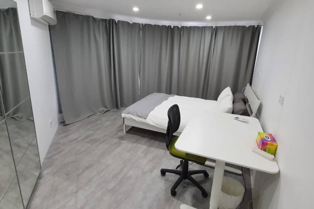 קנברה Dana-Spacious Private Room In Shared 2-Bedroom Apartment-1 מראה חיצוני תמונה