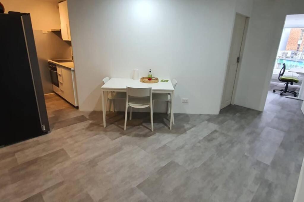 קנברה Dana-Spacious Private Room In Shared 2-Bedroom Apartment-1 מראה חיצוני תמונה